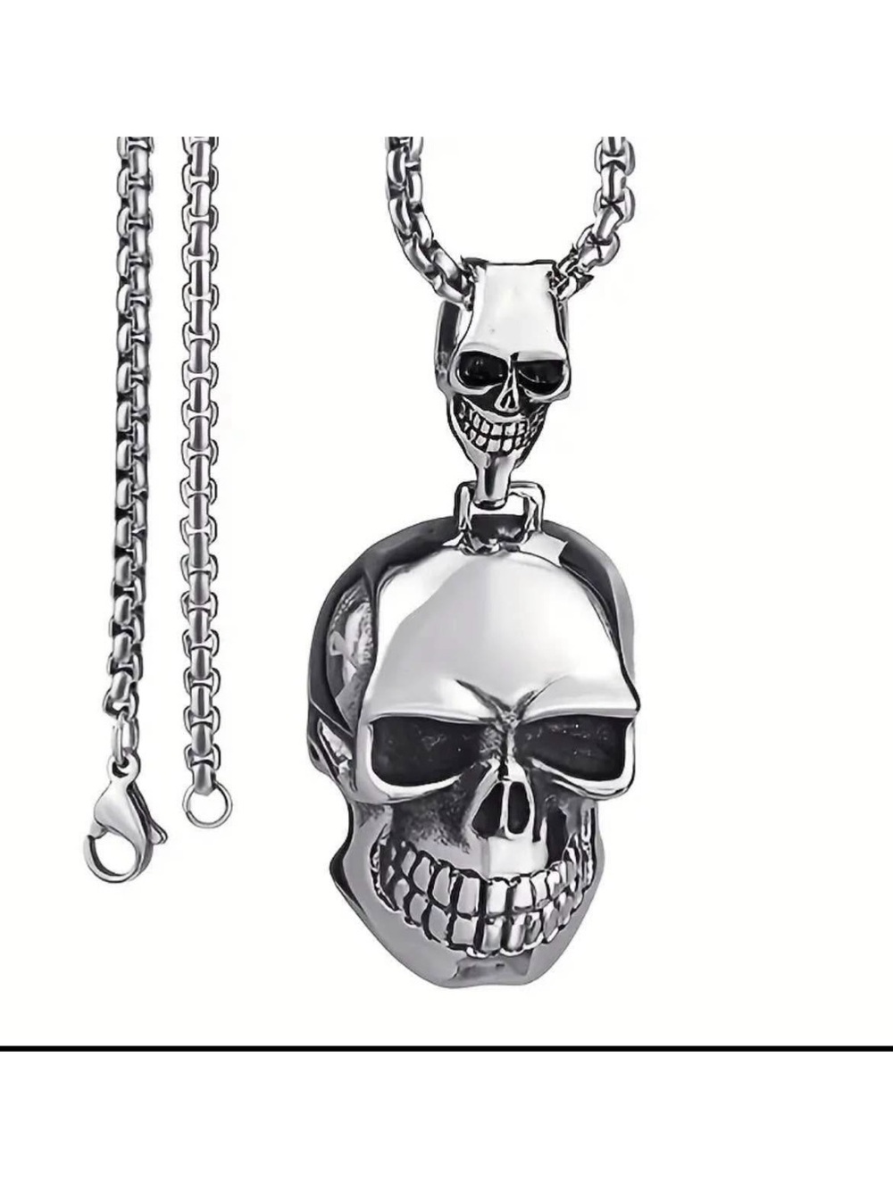 New. Double Skull necklace